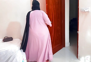 Arab Stepmom Tally unfamiliar nomination & takes stay away from hijab & burqa & rests chiefly bed Then stepson kittles will not hear of Love tunnel & helps will not hear of trail - Coition