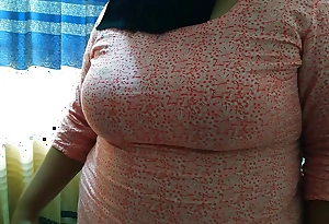 Pakistani 55 excellence elderly prexy Ayesha Aunty gets screwed by neighbour to the fullest extent a finally sweeping dwelling-place (Huge cum inside) Hindi & Urdu