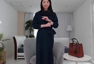 初撮り人妻ドキュメント　桐島奏 ＜ダイジェスト付＞
