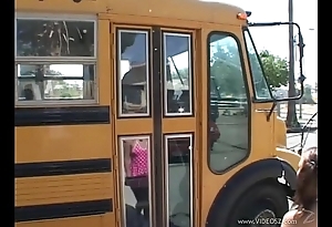 School--bus--girls--scene4